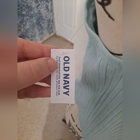 Old Navy cropped ribbed tank top - Picture 6 of 8